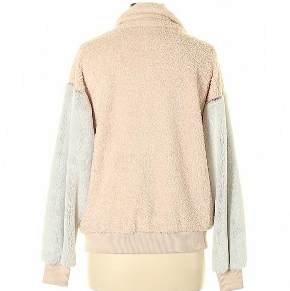 Zara Fuzzy Bomber - Picture 2 of 9